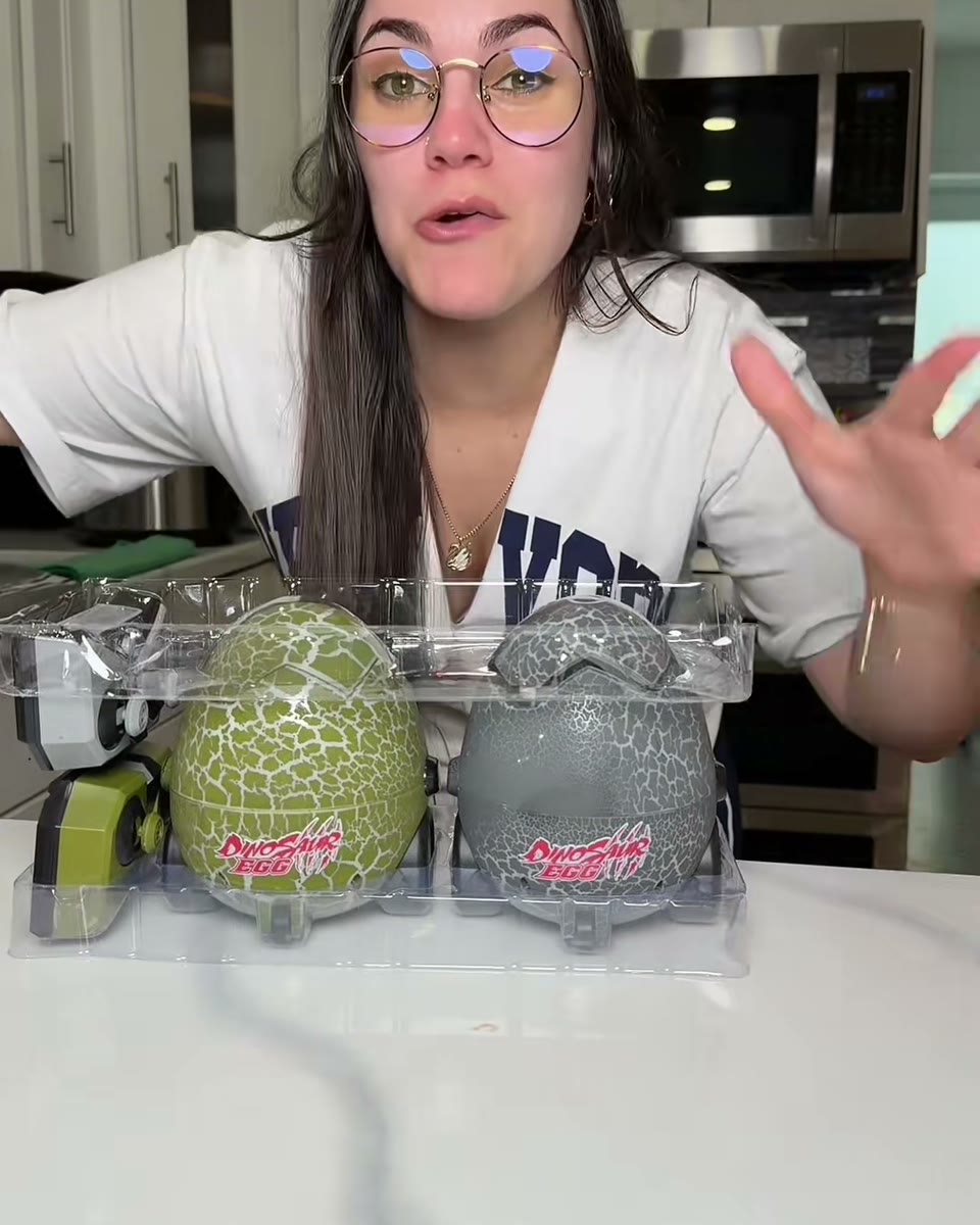 Complete two-pack dinosaur egg battle set