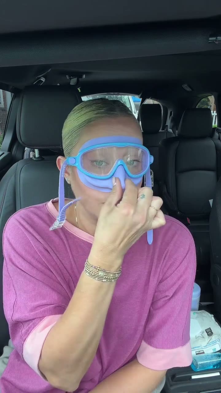 Built-in nose-cover demonstration preview
